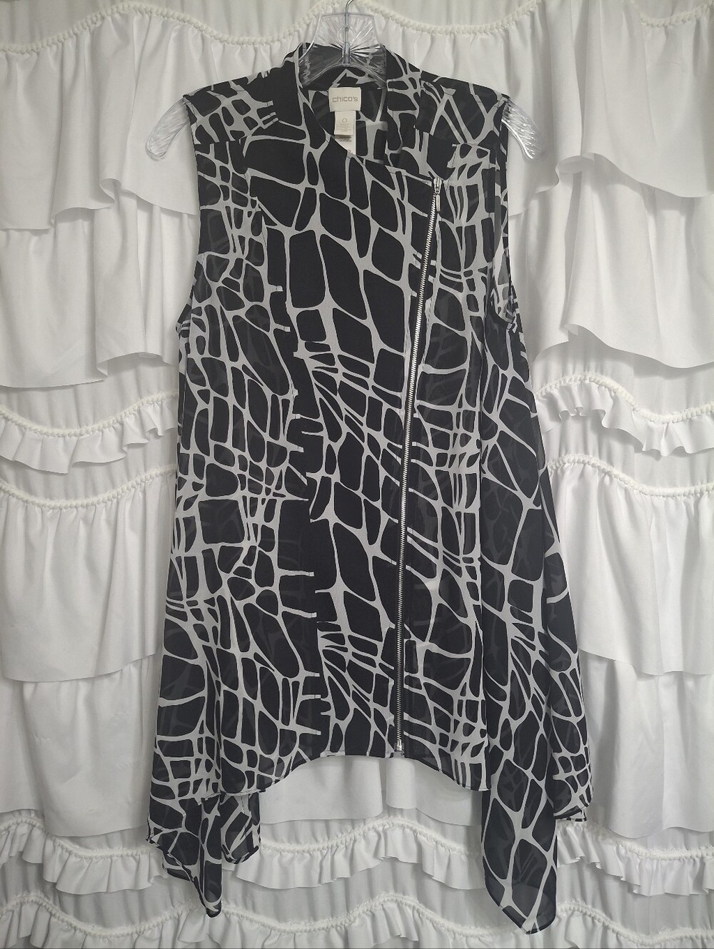 Chico’s Black & White Abstract Print Asymmetrical Zip Tunic Top Size 0